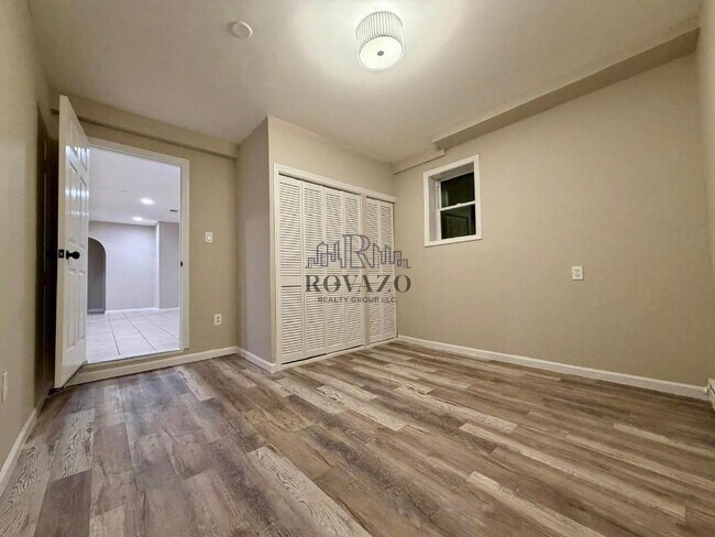 169-171-171 Osborne Terrace unit side, Newark, NJ 07112 - photo 7