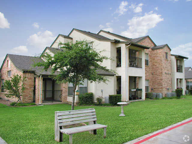 Courtyards at Kirnwood Apartment Homes, Desoto, TX 75115 - photo 6