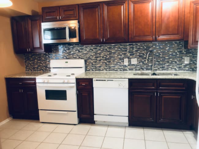 2916 State Hill Rd unit C2, Wyomissing, PA 19610 - photo 3