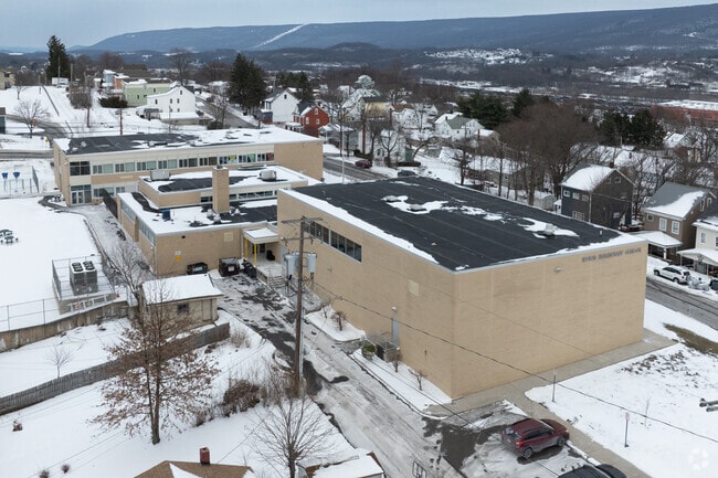 Send your young student to Irving Elementary School.