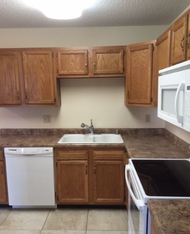 5250 Dakota Dr, West Des Moines, IA 50265