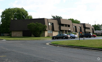 300-336 N Green Bay Rd, Waukegan, IL 60085