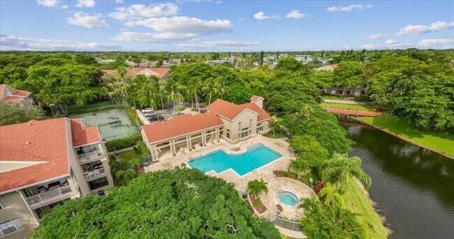 1885 Palm Cove Blvd unit Verano, Delray Beach, FL 33445 - photo 2