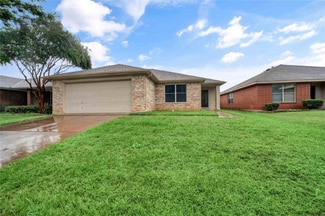 2817 Megan Ln, Fort Worth, TX 76182