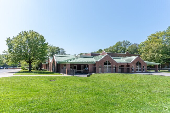 Pine Bush Elementary School earns a C-plus grade from Niche.