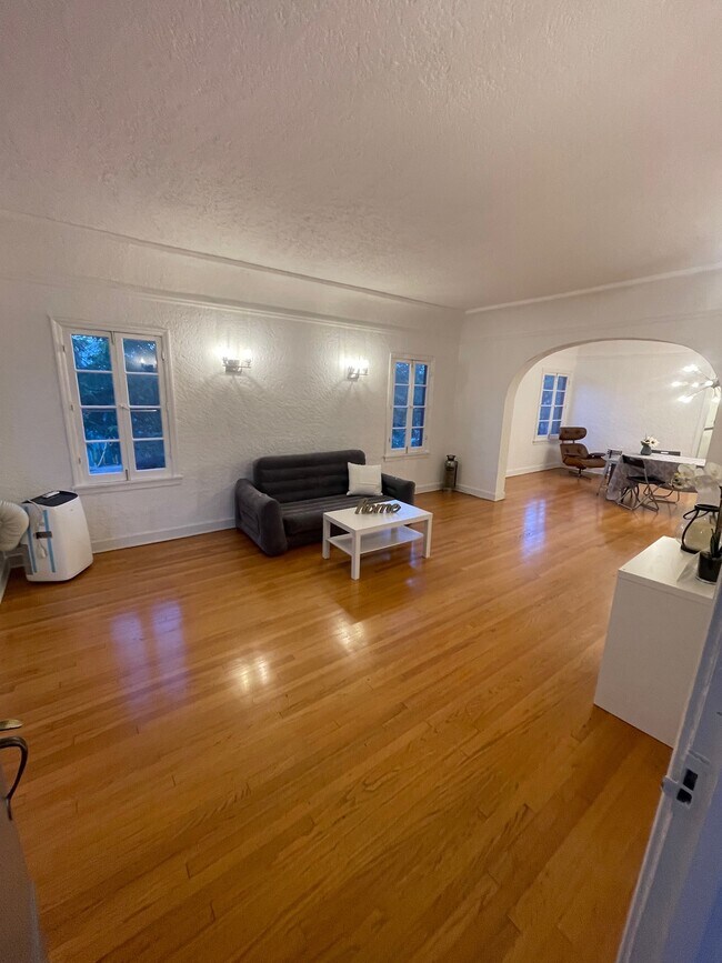 130 N Croft Ave unit 3, Los Angeles, CA 90048 - photo 3