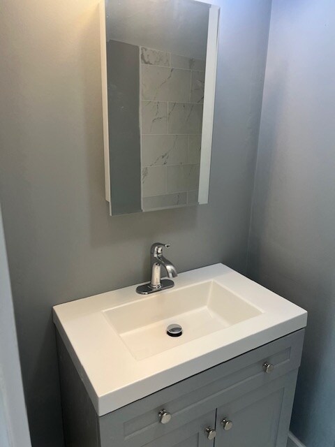 21 Winthrop St unit 2, Fitchburg, MA 01420 - photo 6