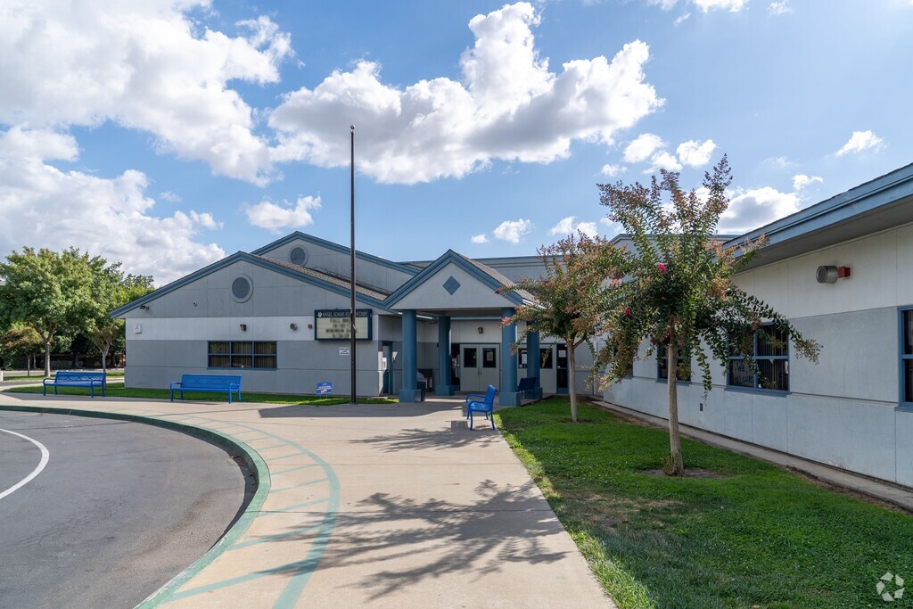 Ansel Adams School serves students in the Valley Oak community.