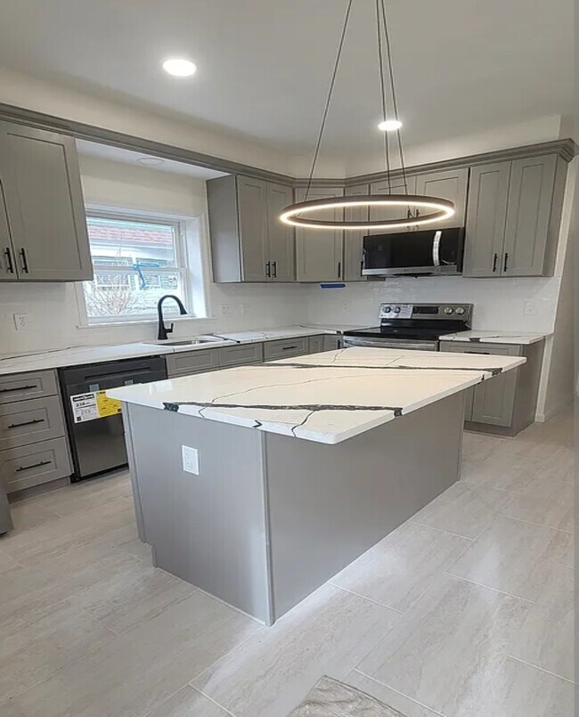 30 Lyman St unit 1, Waltham, MA 02452 - photo 2