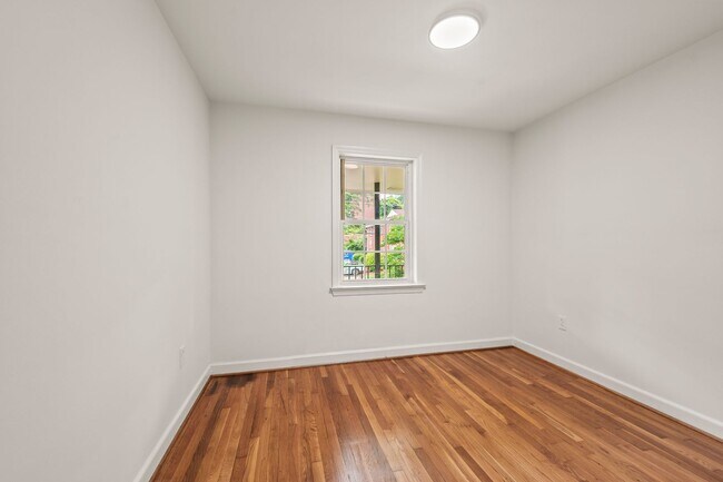 1640 W Northwest Blvd unit 3, Winston Salem, NC 27104 - photo 4