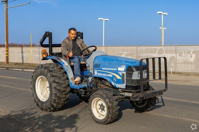 Reedley roads often have farm equipment serving the surrounding agriculture.