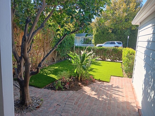 2330 Frey Ave, Venice, CA 90291 - photo 3