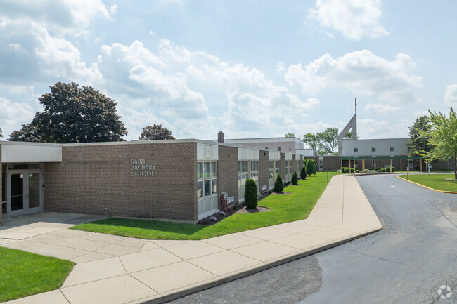 St Zachary Elementary School is located in Des Plaines, IL.
