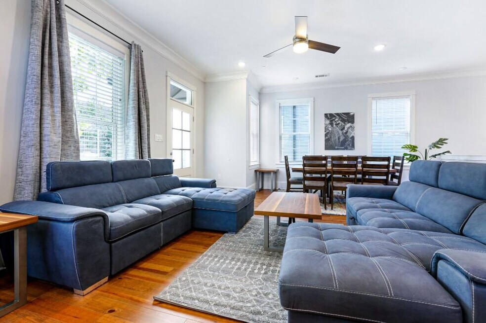 1233 St Charles Ave unit ID1269976P, New Orleans, LA 70130 - photo 1