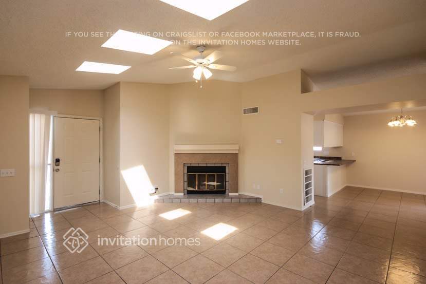 11121 N 82nd Ln, Peoria, AZ 85345 - photo 1