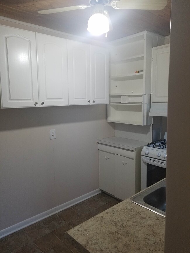 21 Sunship Rd, Dundalk, MD 21222 - photo 3