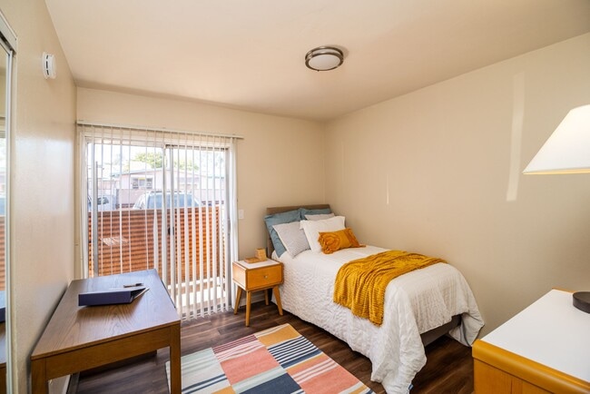 Union On Bellevue - Near The U of A, Tucson, AZ 85716 - photo 4