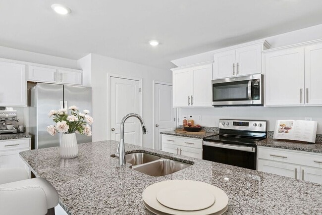 2006 Ryker Davis Ln, Charlotte, NC 28269 - photo 6