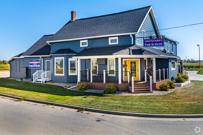 Grab a great handheld for dinner at Highland Howie Pub & Grill.