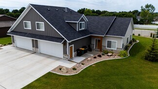 2906-3014 Kamrose Dr, Bismarck, ND 58504