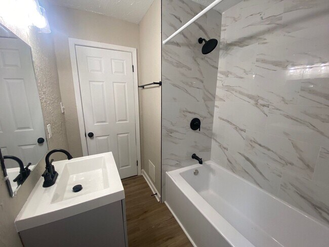 15910 Saratoga Ave, Detroit, MI 48205 - photo 7