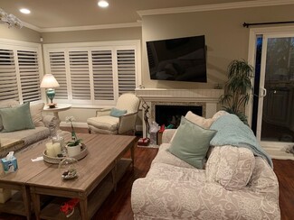 2141 Loma Dr, Hermosa Beach, CA 90254