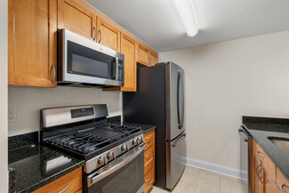 55 Gerry Rd, Chestnut Hill, MA 02467