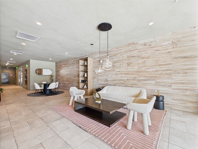 E on Adams, Los Angeles, CA 90016 - photo 4