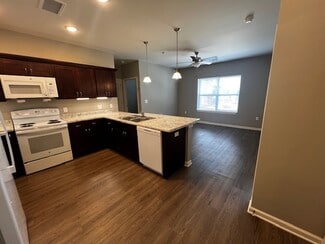 1110 S Scenic Ave, Springfield, MO 65802