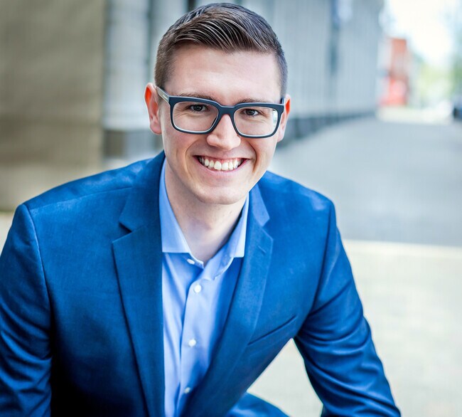 Agent Photo
