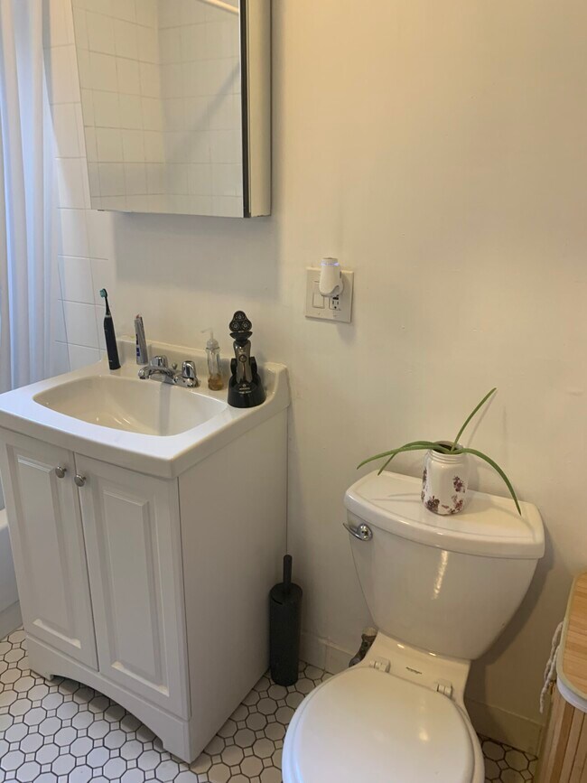 22 Edgerly Rd unit 305, Boston, MA 02115 - photo 4