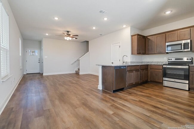 13822 Enzo Gate, San Antonio, TX 78253 - photo 3