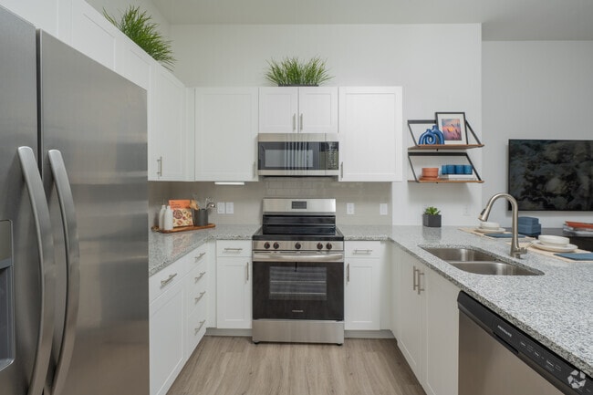 2BR, 2BA - 984SF - Kitchen