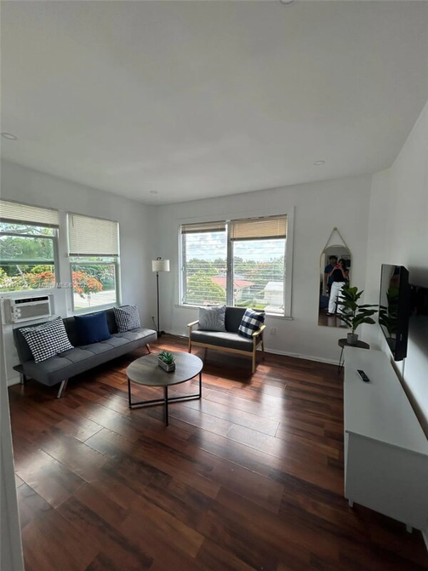 444 Ponce de Leon unit 12, Miami, FL 33177 - photo 7