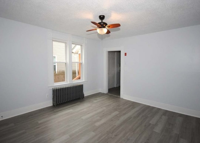 72 Hall St unit 72 Hall Street Room, Springfield, MA 01108 - photo 2