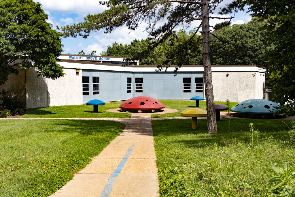 Walnut Grove Elementary School building in Florissant.