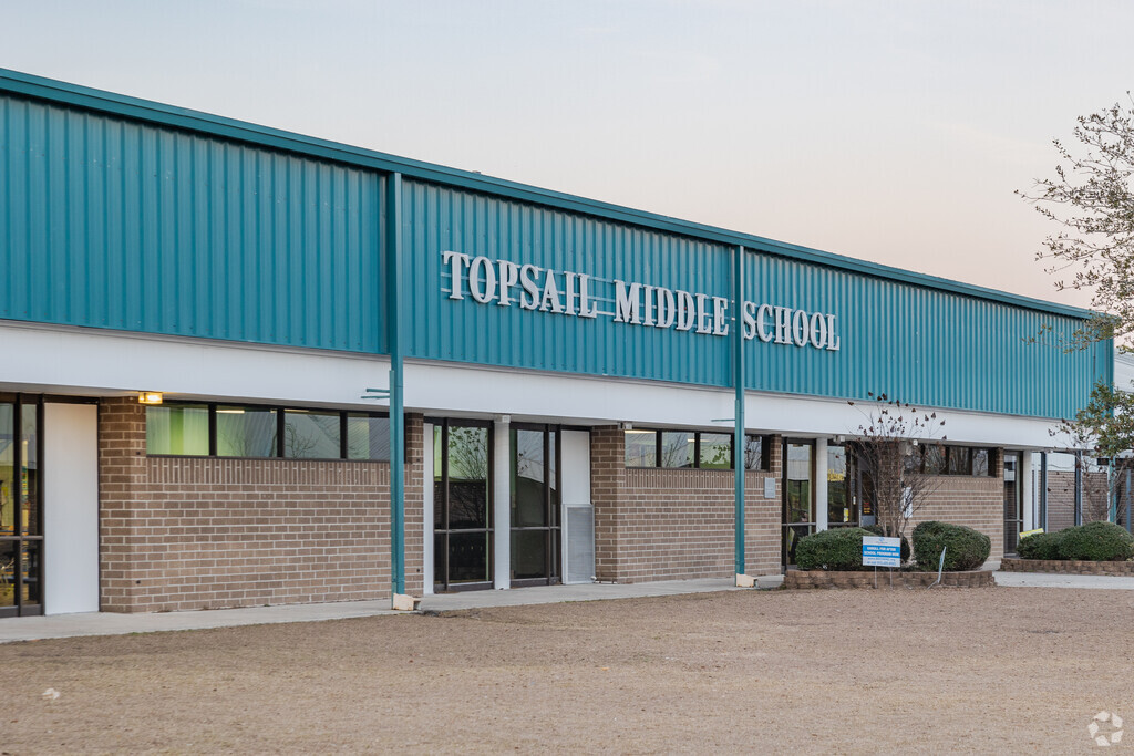 Topsail Middle School is a public school, serves grades 5-8 in Hampstead.