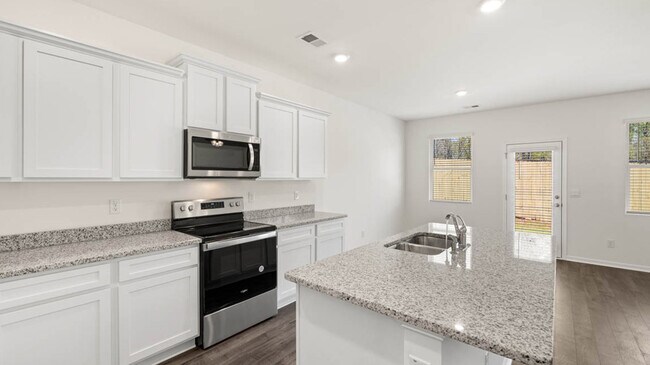 12100 Conrad Cir, Hampton, GA 30228 - photo 7