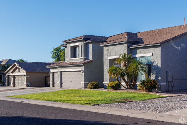 Gateway Ranch homes have a great variety in styles and sizes.