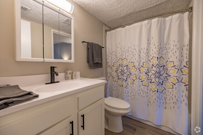 2BR, 1BA - 860SF - Bathroom