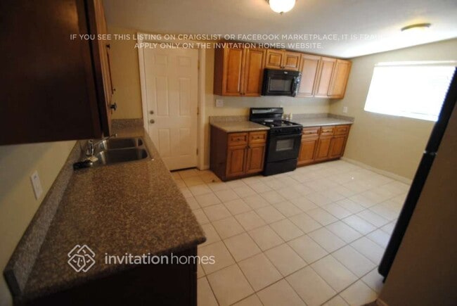 2329 N 28th St, Phoenix, AZ 85008 - photo 4