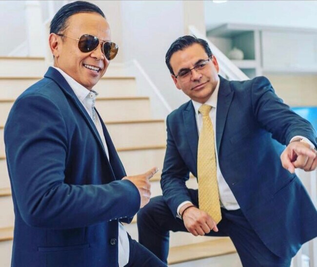 Agent Photo