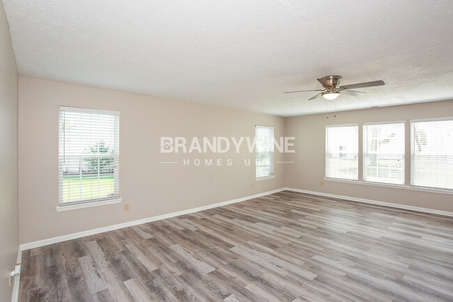 967 Webb Dr, Greenfield, IN 46140 - photo 4