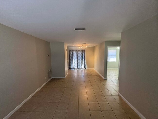 3894 NW Archer St unit 101, Lake City, FL 32055 - photo 3