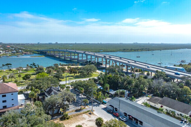 The Causeway in Canal Downtown will give you a scenic commute to the Atlantic Coast.