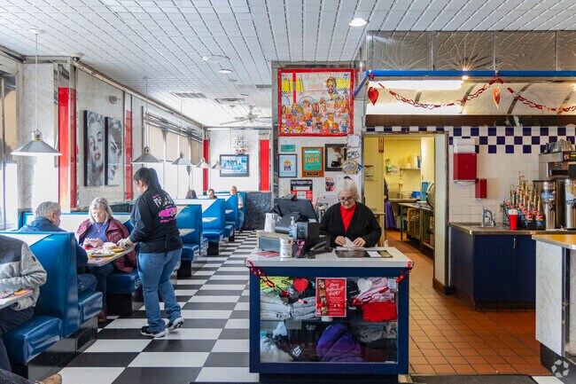 MaryAnn's Diner in Derry is a classic hometown favorite, serving up hearty breakfasts, comfort food, and a nostalgic  diner experience with friendly service and a retro charm.