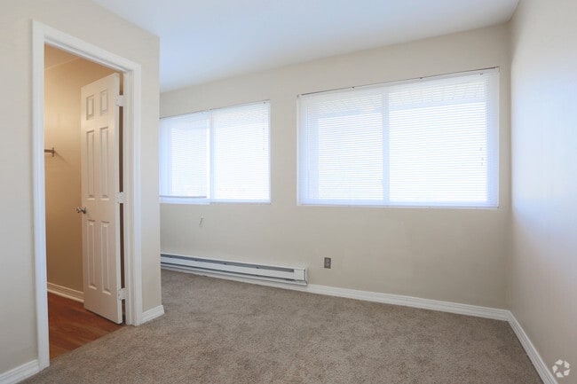 ASHBURN COURT APARTMENTS, Carbondale, IL 62901 - photo 6