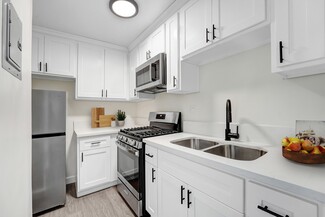 7650 Reseda Blvd, Reseda, CA 91335