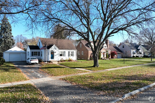One story homes are common in the area of Northwood near downtown Toledo.
