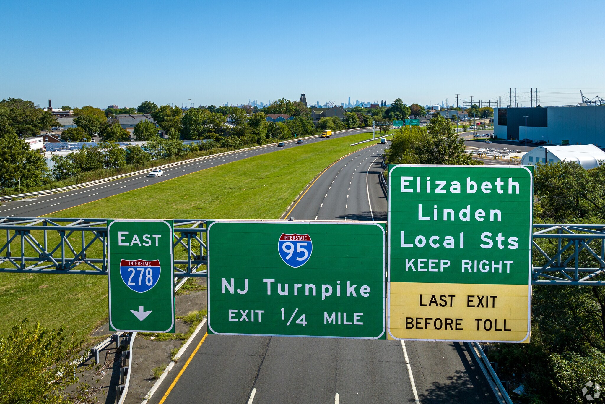 Bayway has great transport connections to NYC, Staten Island and Newark, including the airport.